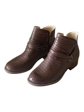 SPENCO Western Perforated Leather Ankle Booties Pricilla 9D, Bro… Gorpcore